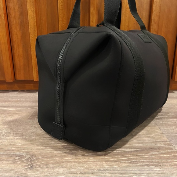 SOLD DAGNE DOVER Large Black Landon Neoprene Carryall Travel Bag EUC! - Picture 7 of 15